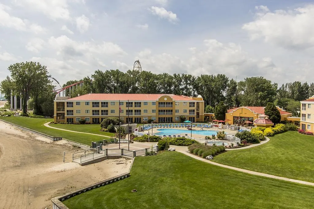 Cedar Point Sandcastle Suites-1