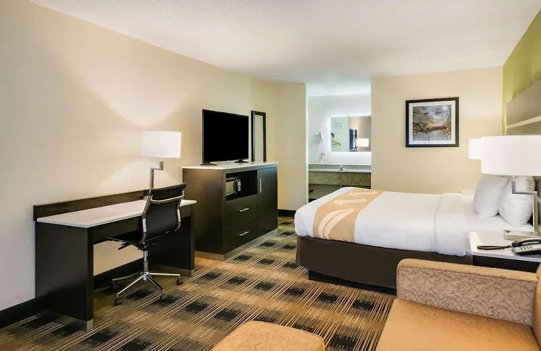 Quality Inn & Suites Mt Chalet-1