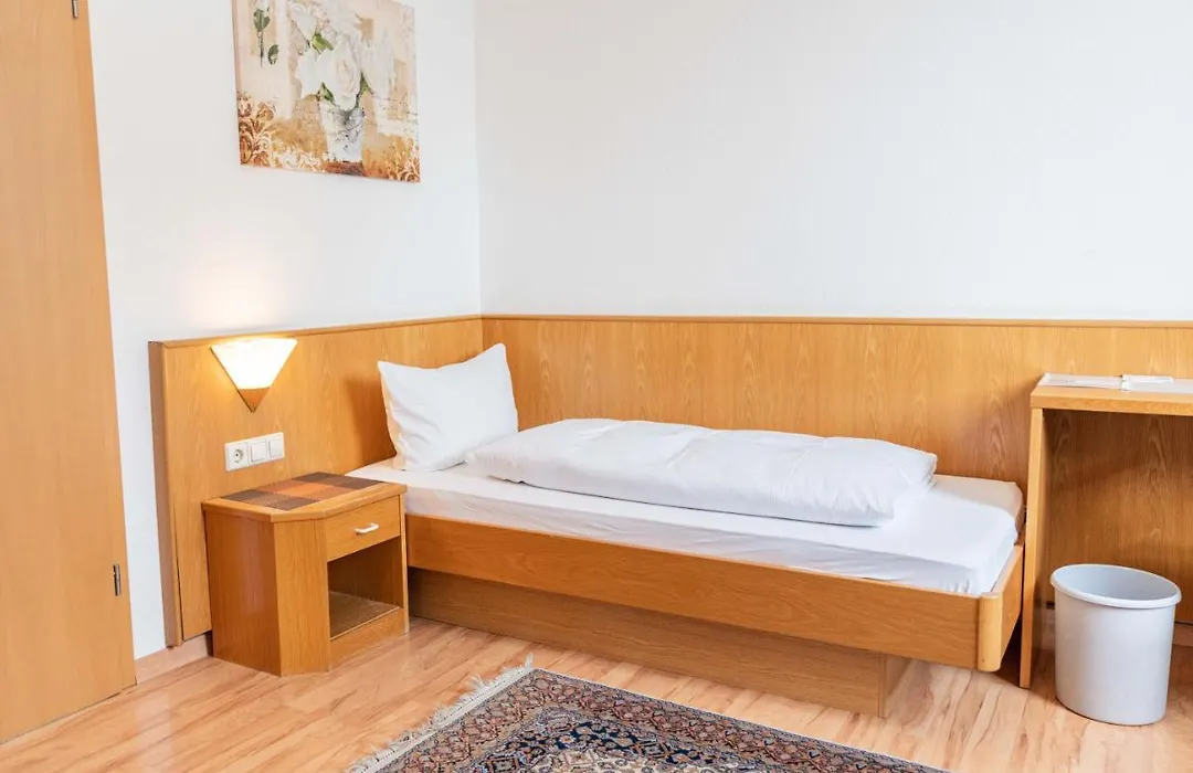 Hotel Am Roemerplatz-1