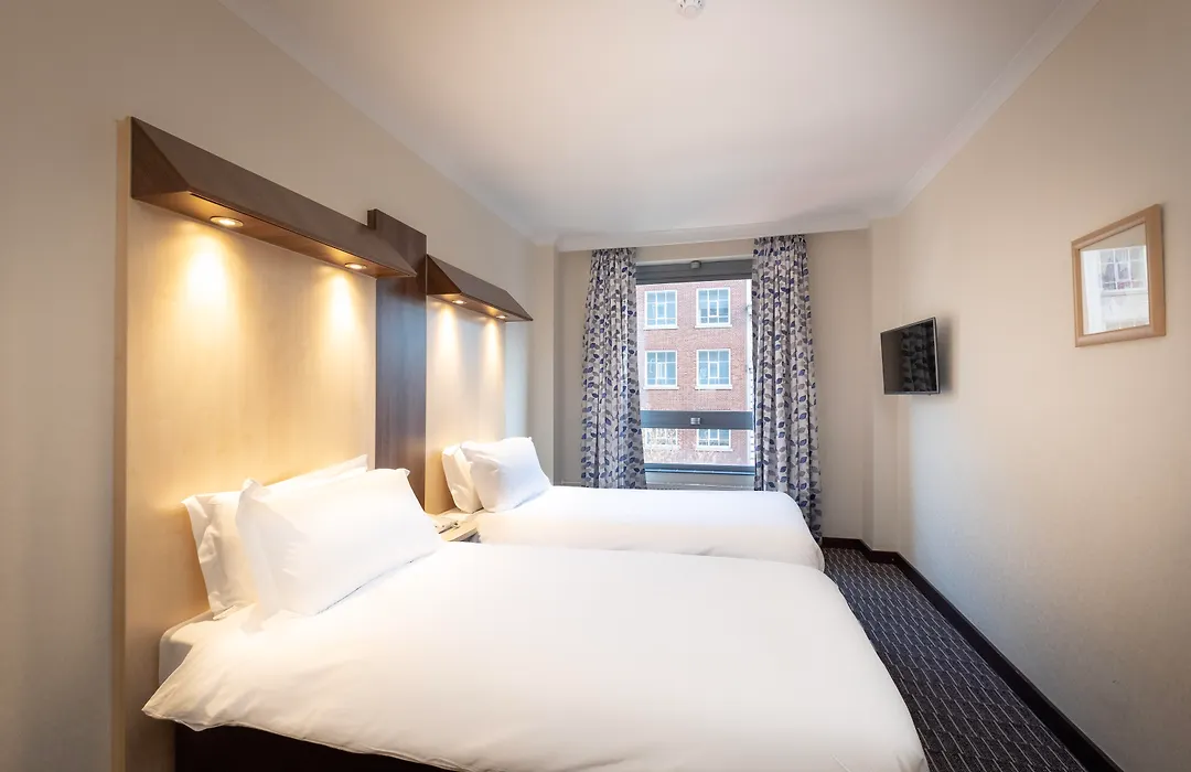 City Sleeper At Royal National Hotel-1