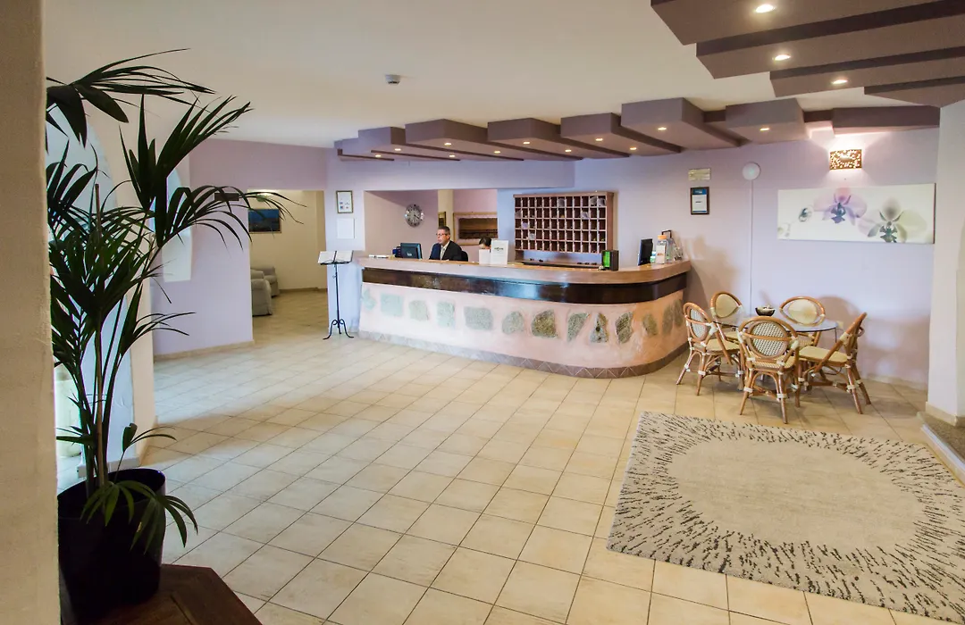 Hotel Li Graniti-1