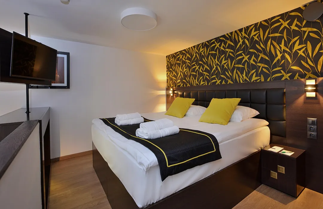 Opera Garden Hotel & Apartments-1