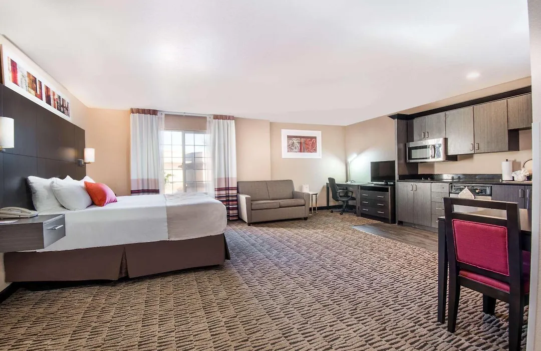 Hawthorn Suites Las Vegas-1