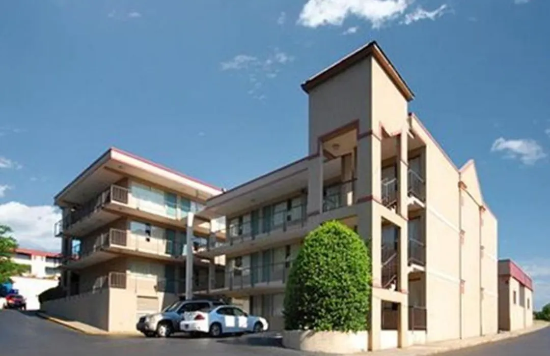 Econo Lodge Atlanta College Park-1