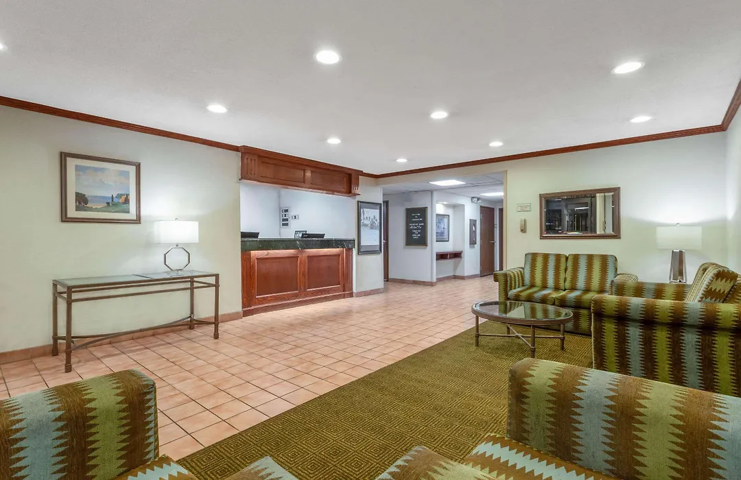 La Quinta Inn By Wyndham Indianapolis East-Post Drive-1