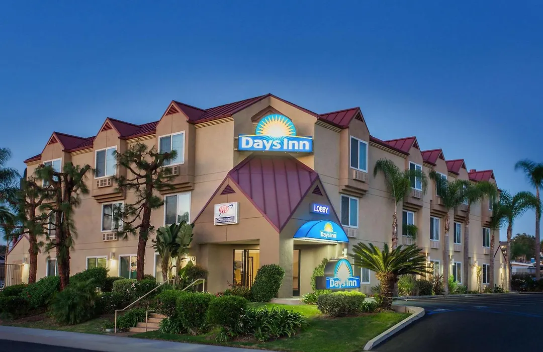 Days Inn By Wyndham Carlsbad-1