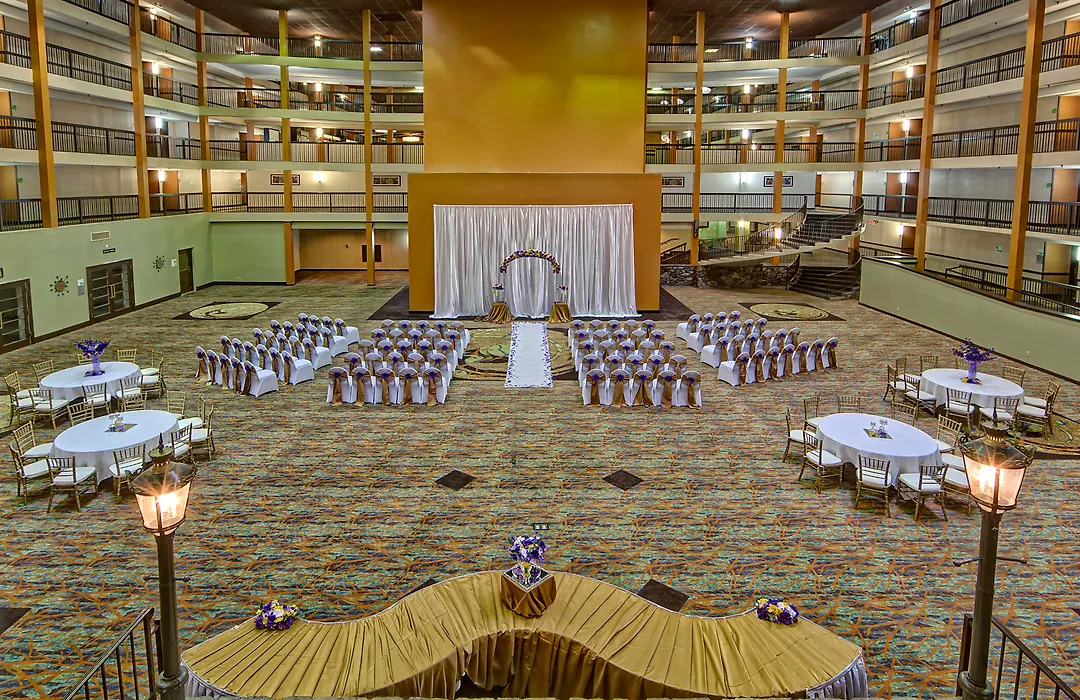 Clarion Hotel & Suites Conference Center Memphis Airport-1