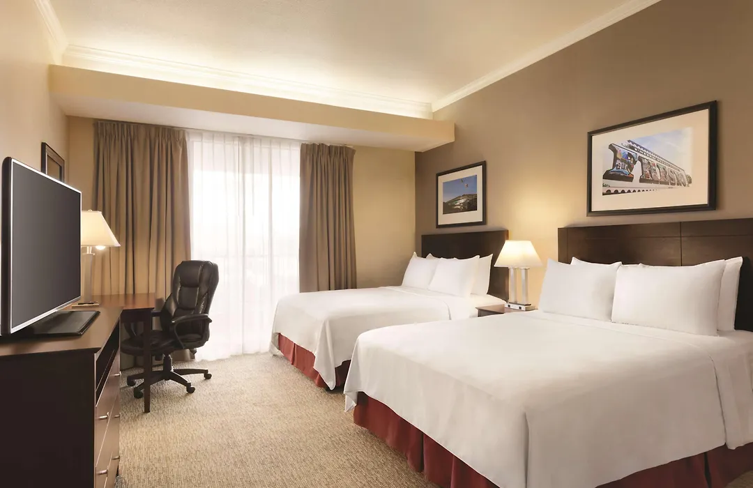 Radisson Hotel Fresno Conference Center-1
