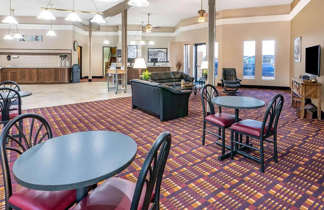 Super 8 By Wyndham Casper West By The River-1