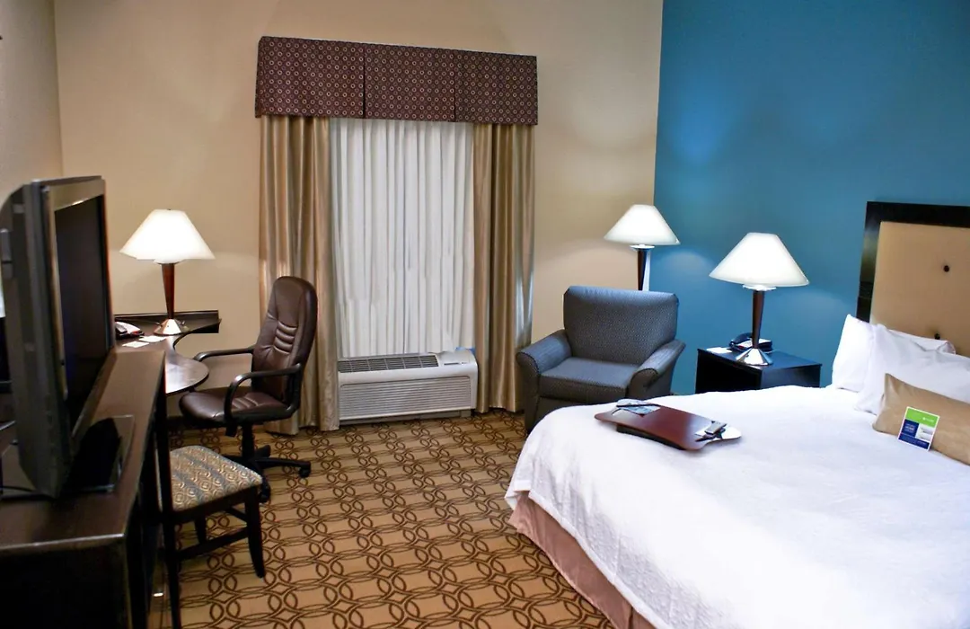 Hampton Inn & Suites Charlotte-Airport-1