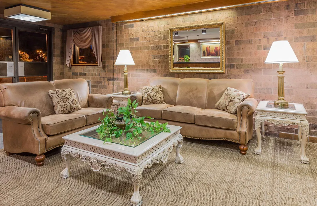 Days Inn By Wyndham Hurstbourne-1