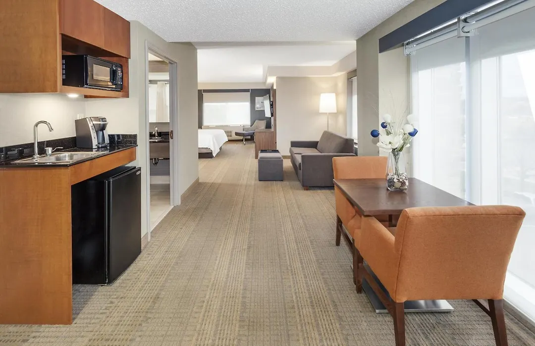 Holiday Inn Express & Suites Riverhead - Long Island By Ihg-1