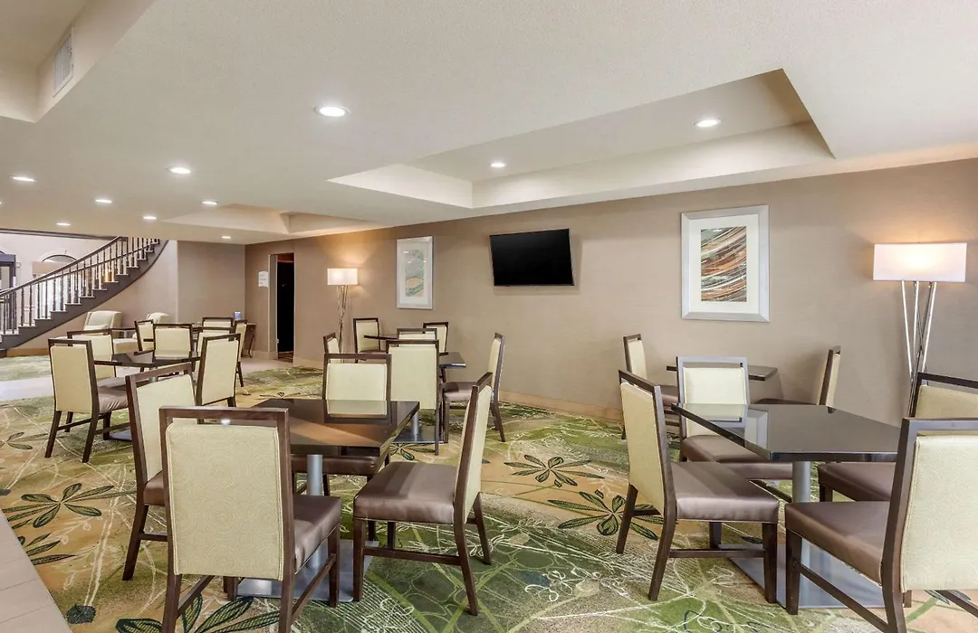 Quality Suites Sherman-1