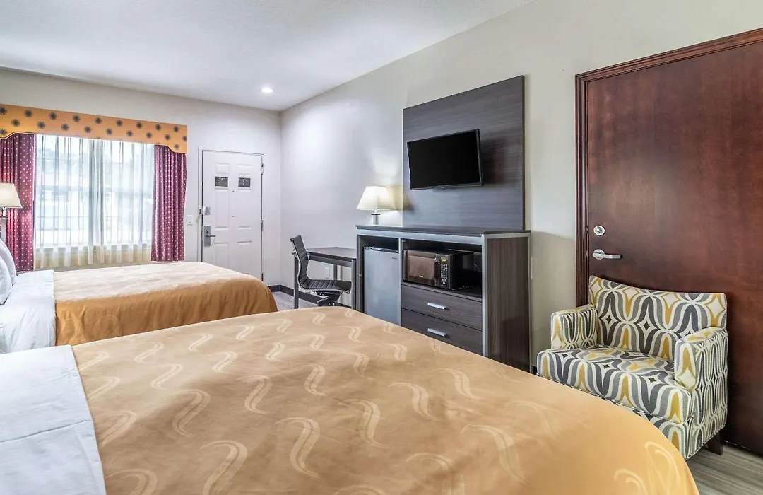 Quality Inn & Suites Canton-1