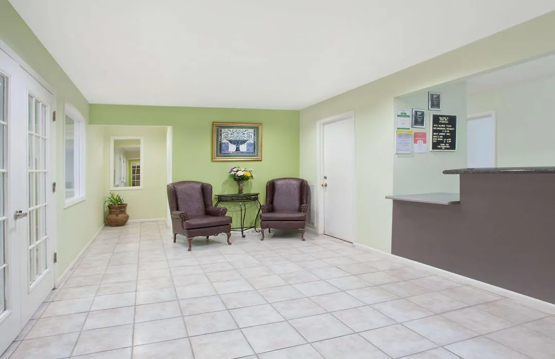 Days Inn By Wyndham Kerrville-1
