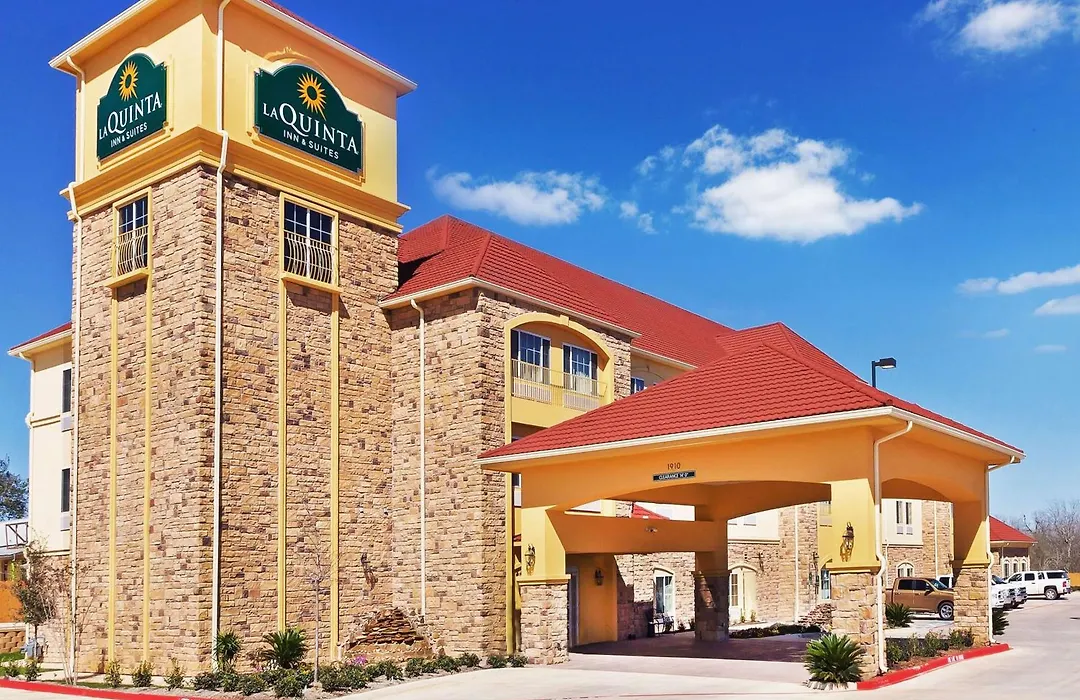 La Quinta By Wyndham Floresville-1