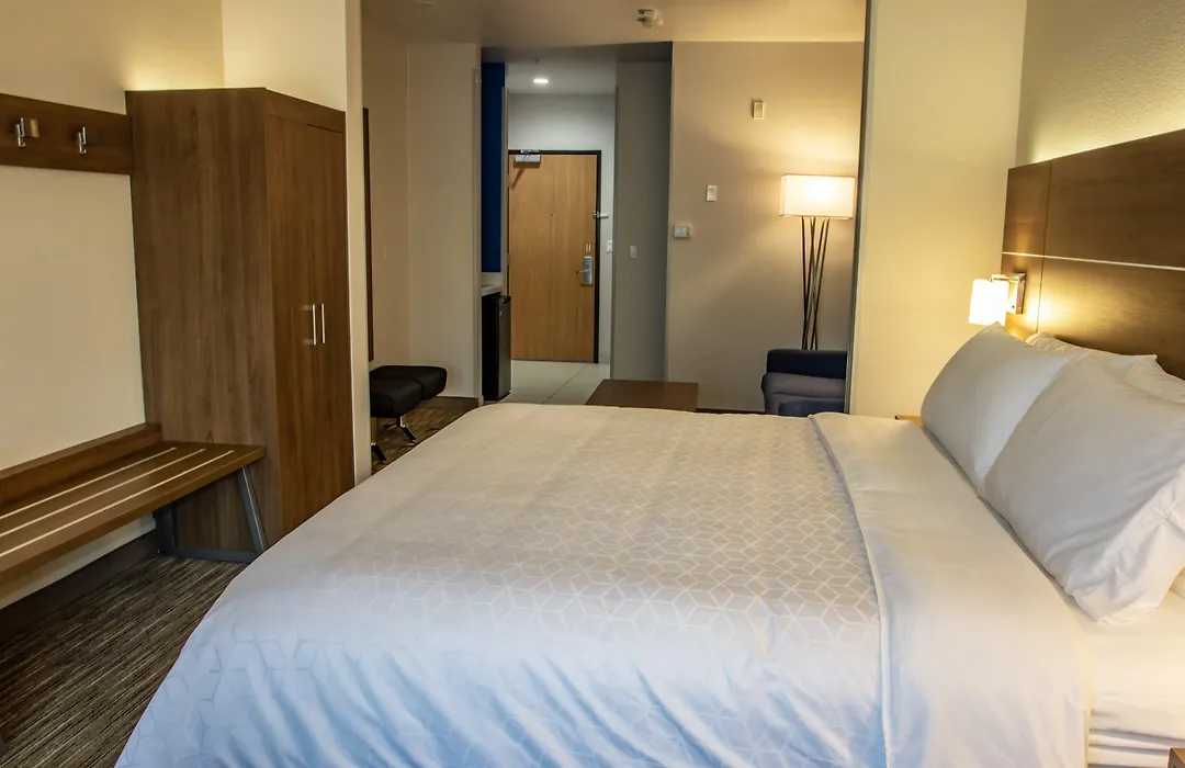 Holiday Inn Express Hotel & Suites Roseville - Galleria Area By Ihg-1