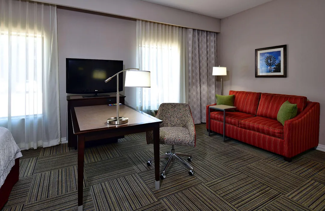 Hampton Inn & Suites Fredericksburg-1