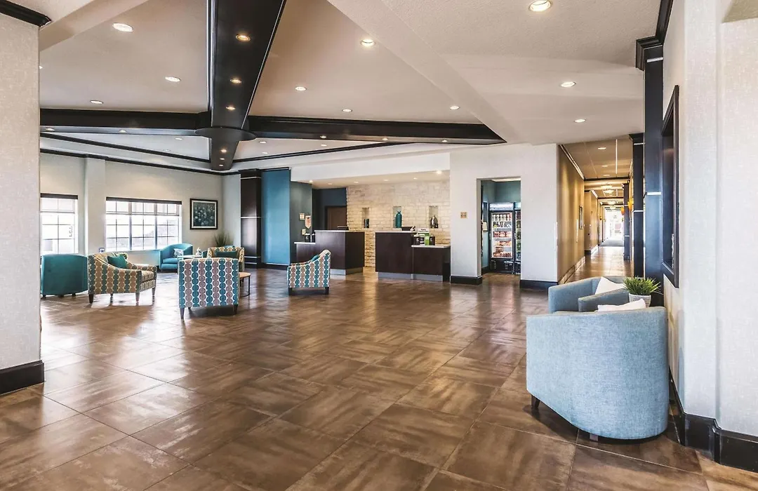 La Quinta By Wyndham Dallas Grand Prairie South-1