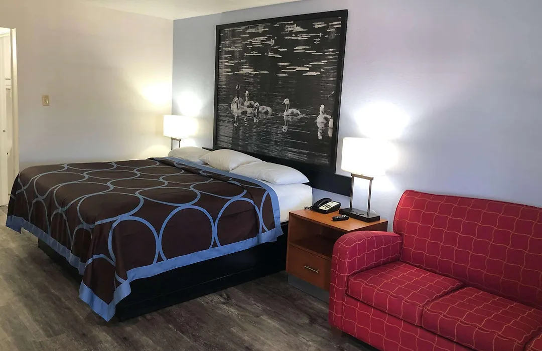 Super 8 By Wyndham - Canton, Texas-1
