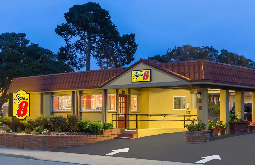 Super 8 By Wyndham Monterey-1
