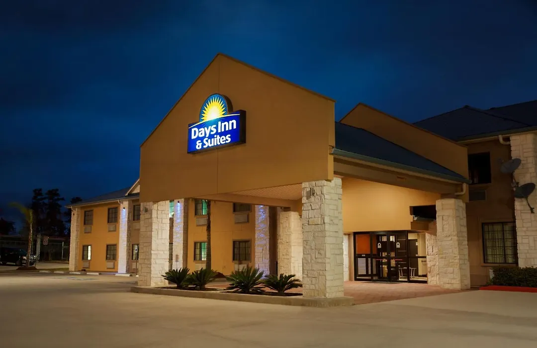 Days Inn & Suites By Wyndham Conroe North-1
