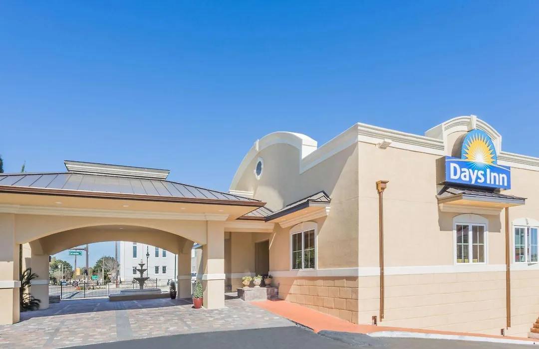 Days Inn By Wyndham Pensacola - Historic Downtown-1