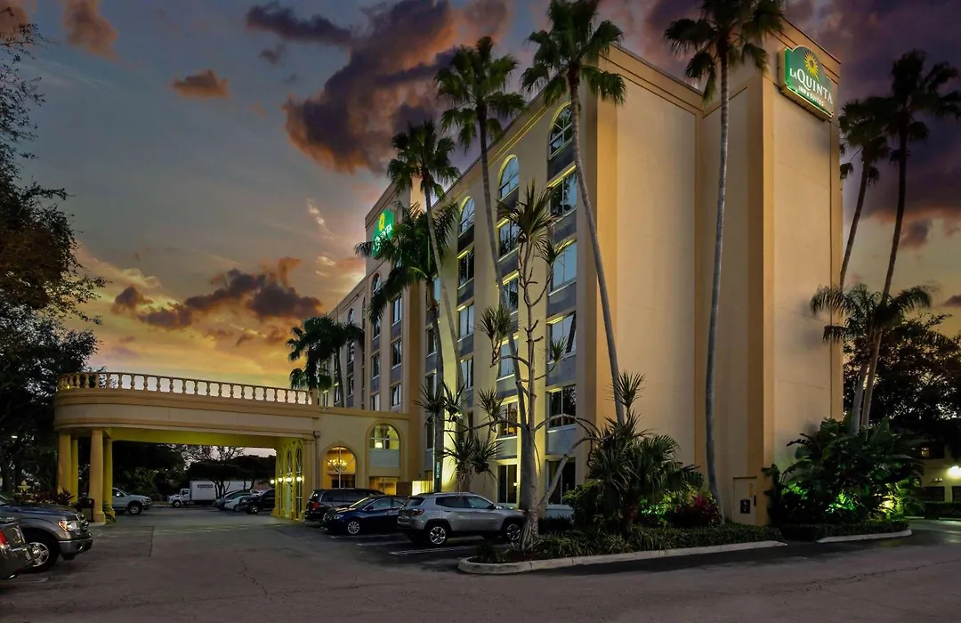 La Quinta By Wyndham West Palm Beach Airport-1