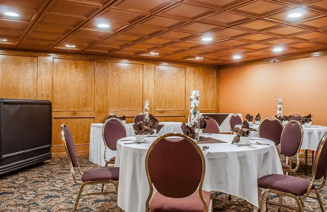 Quality Hotel & Suites At The Falls-1