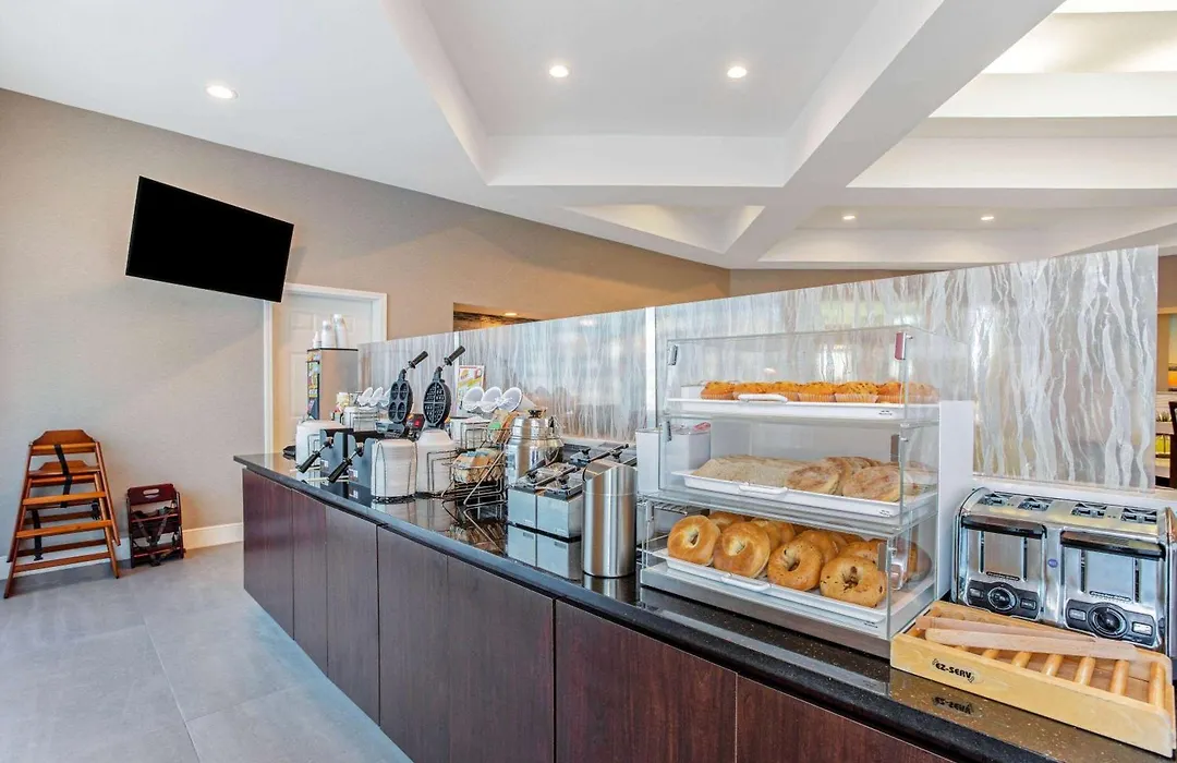 La Quinta Inn & Suites By Wyndham Panama City-1