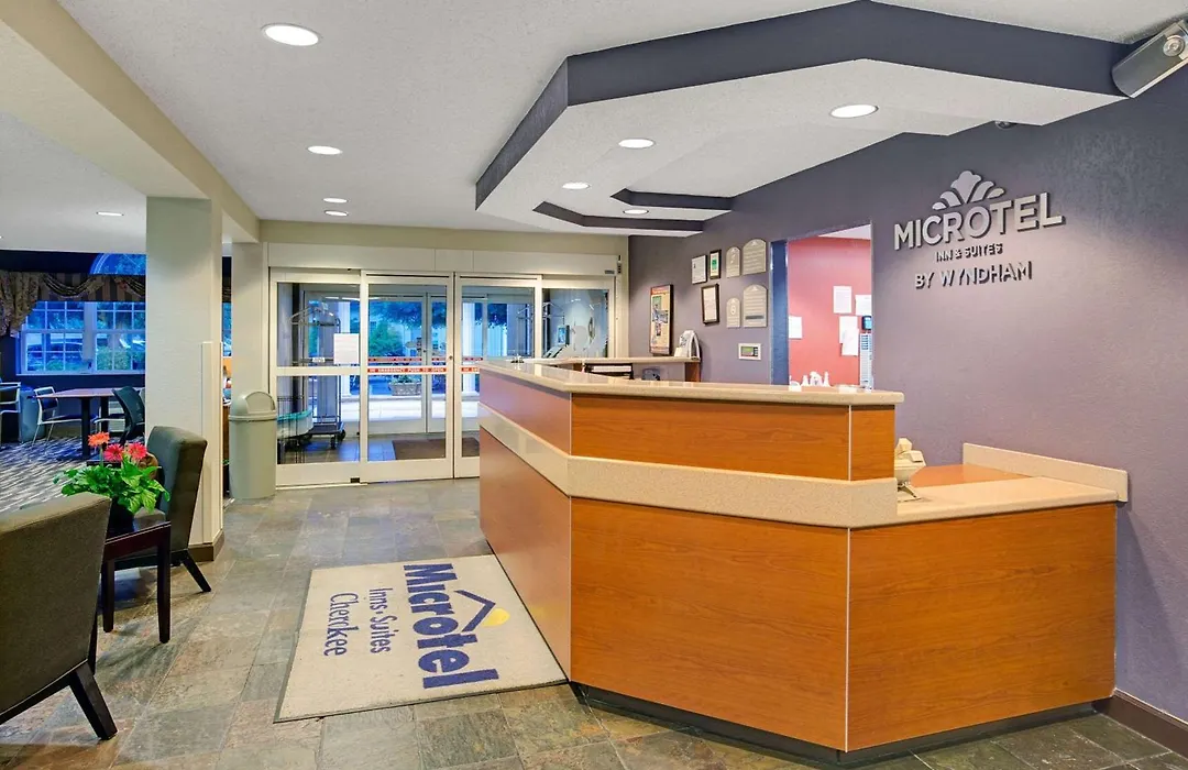 Microtel Inn & Suites By Wyndham Cherokee-1