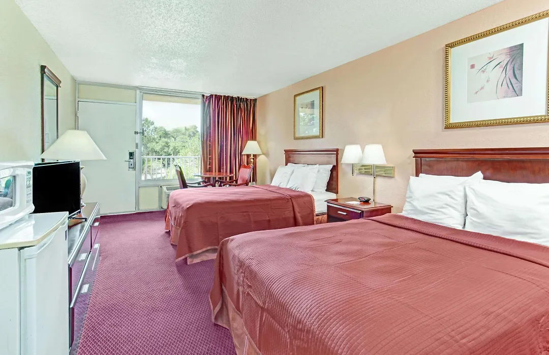 Howard Johnson By Wyndham Tropical Palms Kissimmee-1