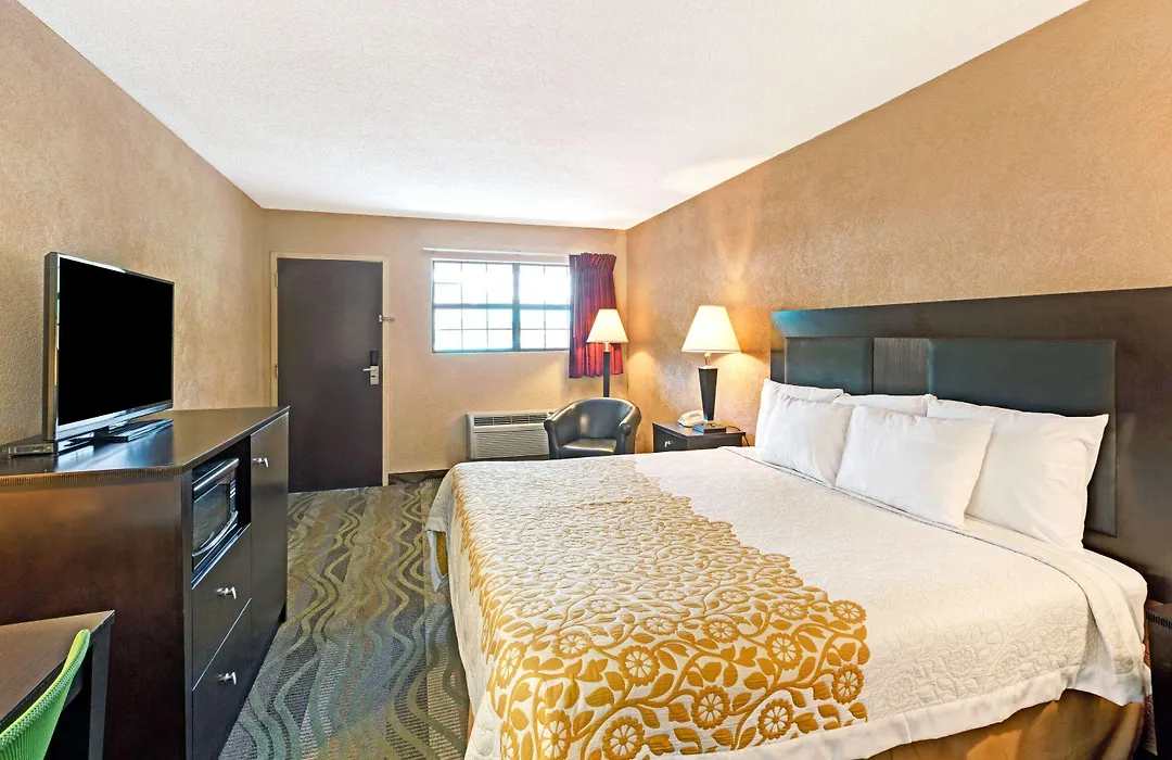 Days Inn By Wyndham Cherokee Near Casino-1