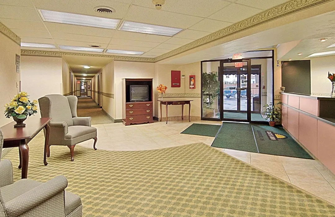 Days Inn By Wyndham Cleveland Lakewood-1