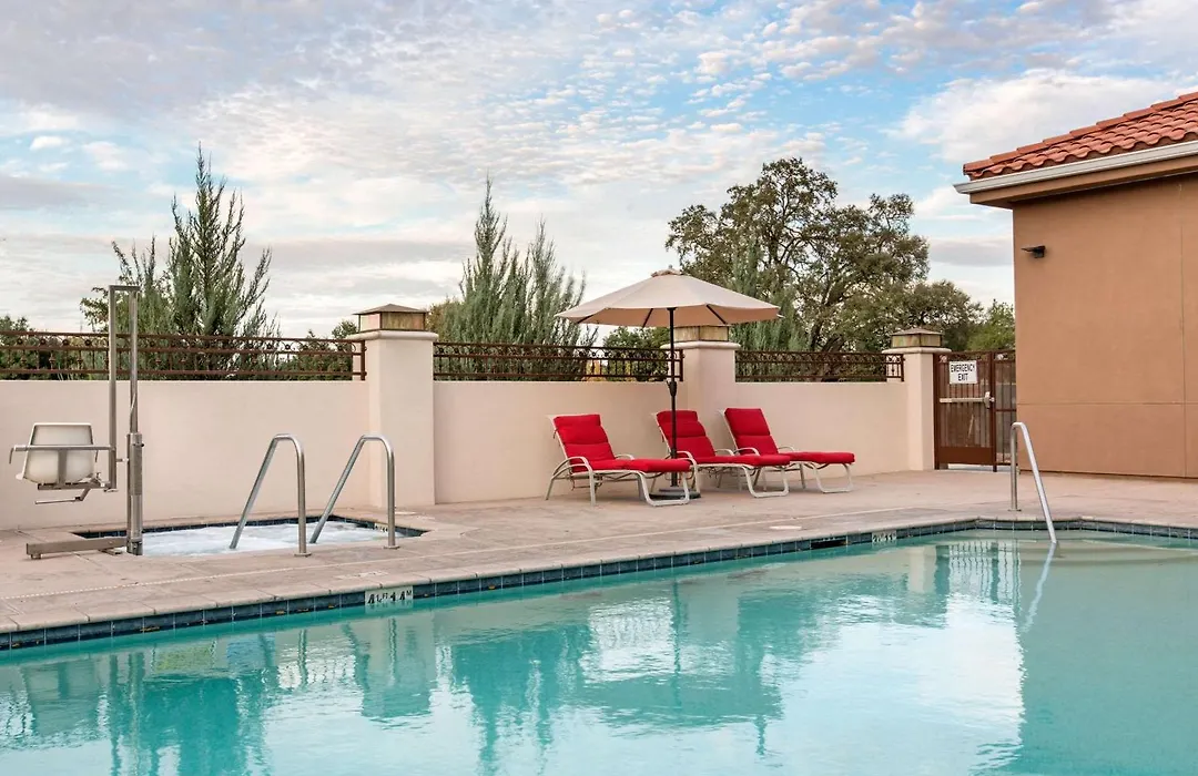 The Oaks Hotel & Suites-1