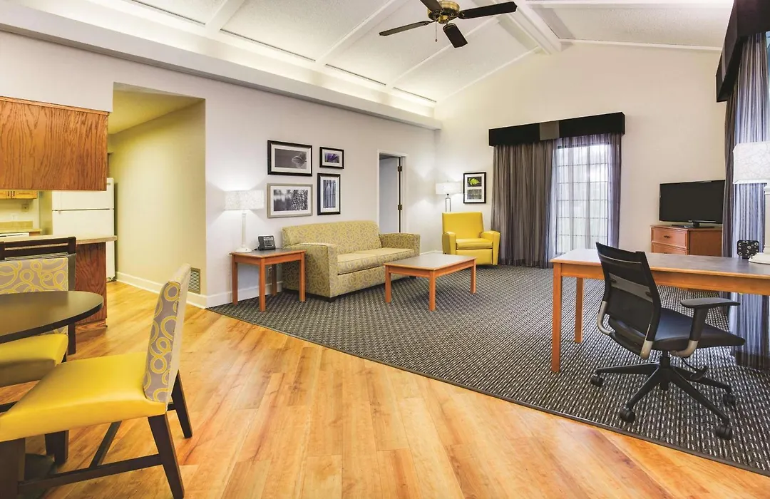 Days Inn By Wyndham Gainesville Florida-1