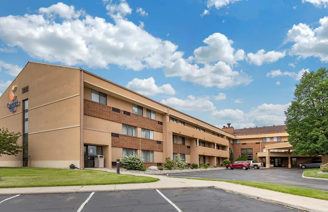Comfort Inn Lansing West-1