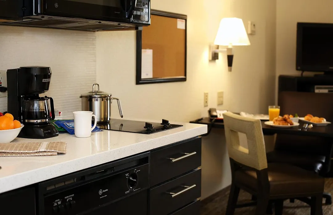 Candlewood Suites East Lansing By Ihg-1