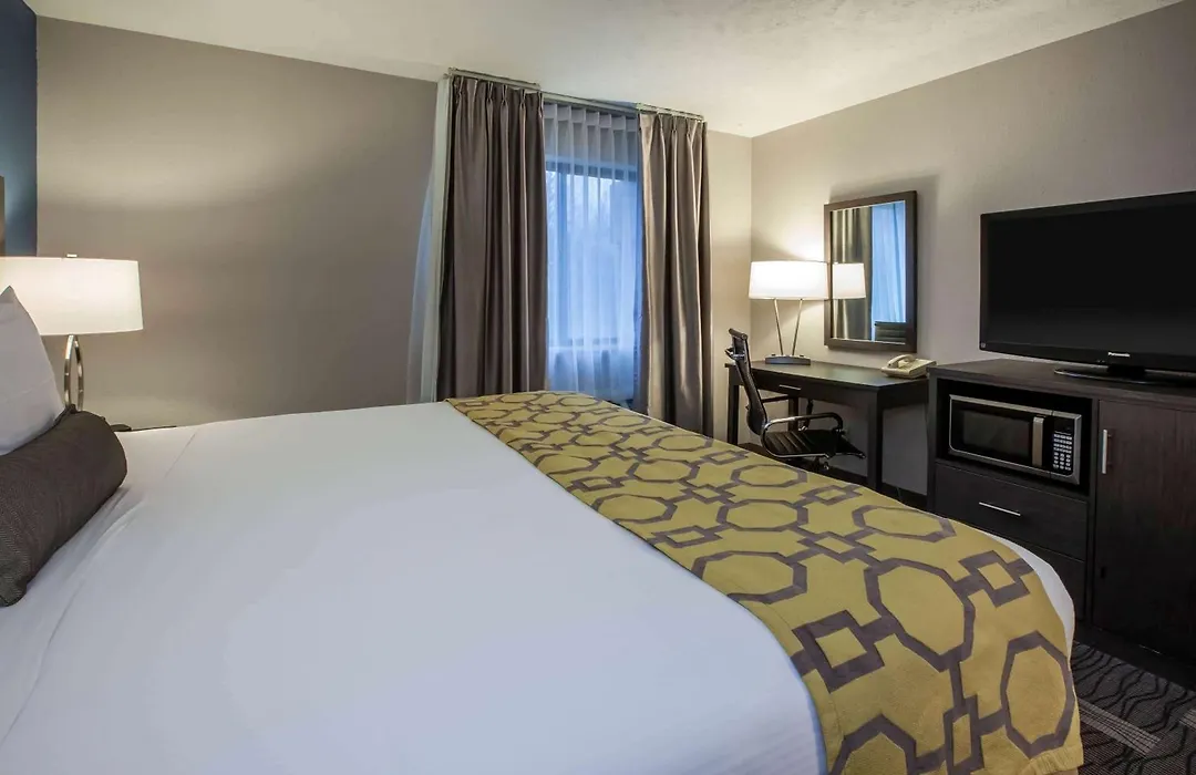 Baymont By Wyndham Traverse City-1