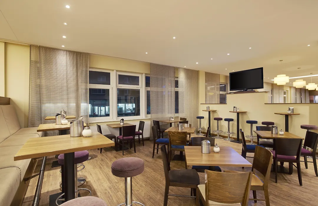 Premier Inn Hamburg City Alster-1