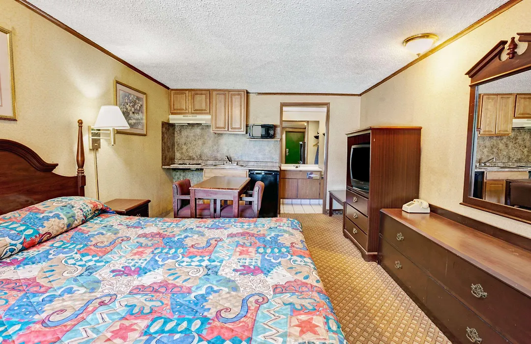 Knights Inn Detroit Area Sterling Heights-1