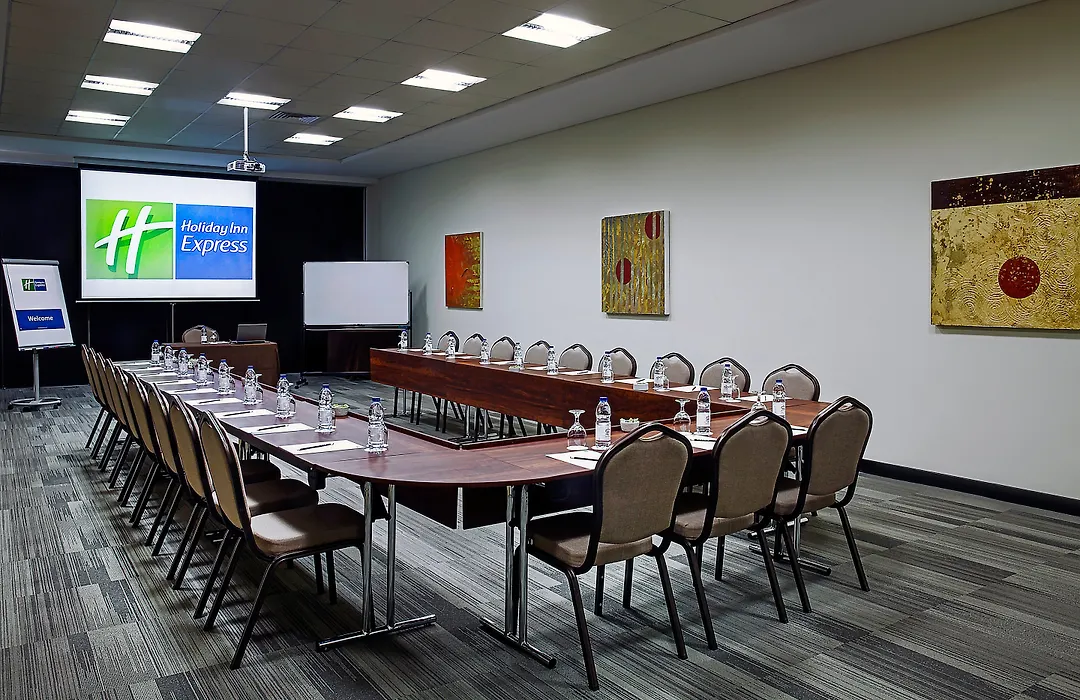 Holiday Inn Express Dubai Internet City By Ihg-1