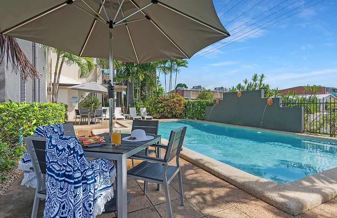 Bay Village Tropical Retreat-1