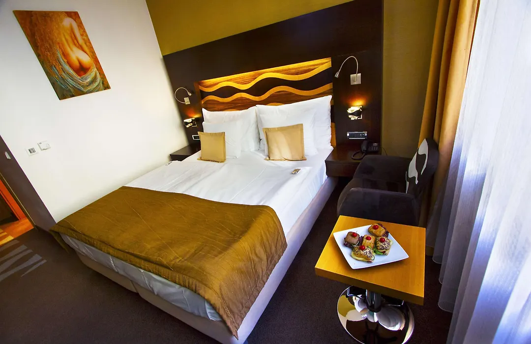 Danubia Gate Hotel-1