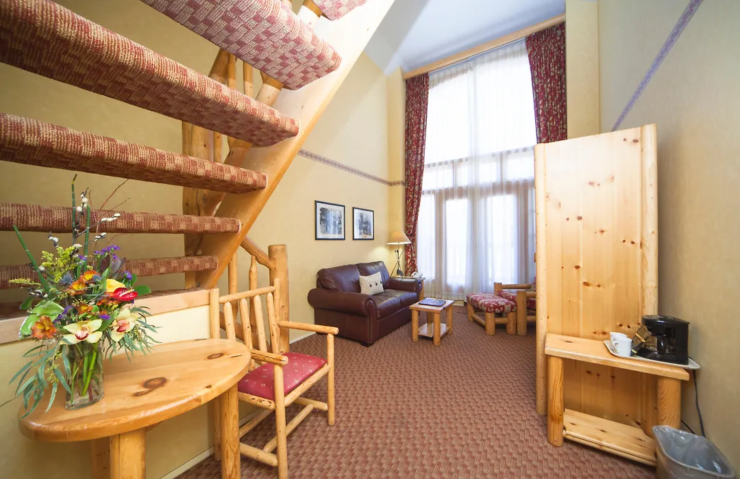 Brewster Mountain Lodge-1