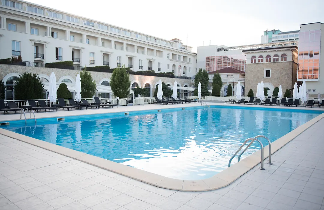 Iaki Conference & Spa Hotel-1