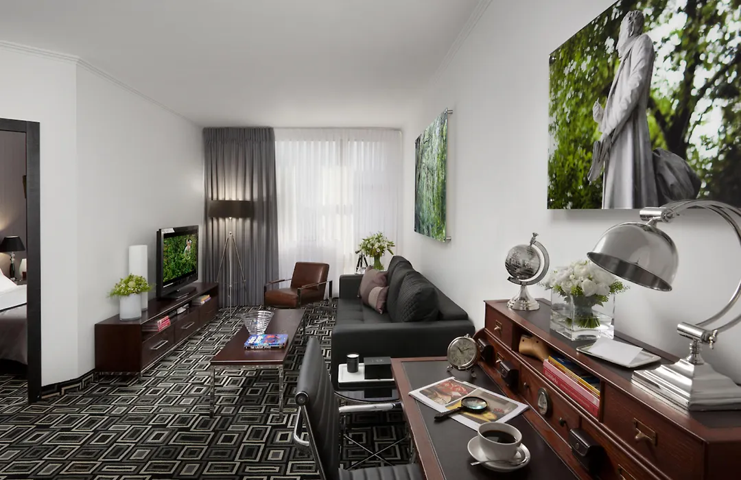 Alexander Hotel-1