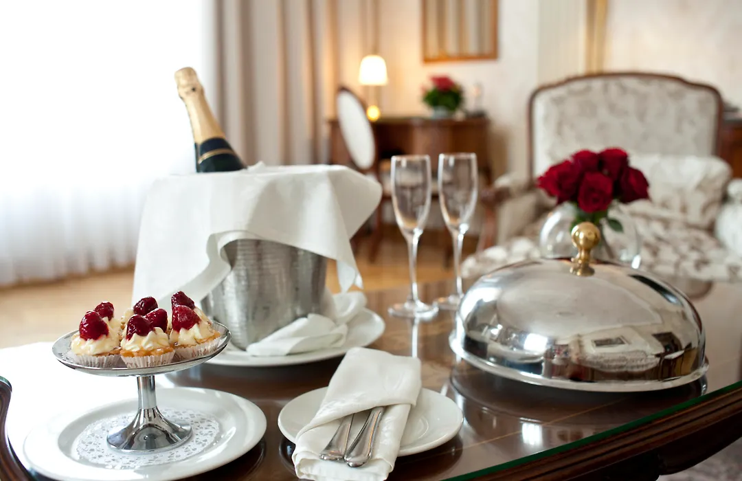 Hotel Moskva-1