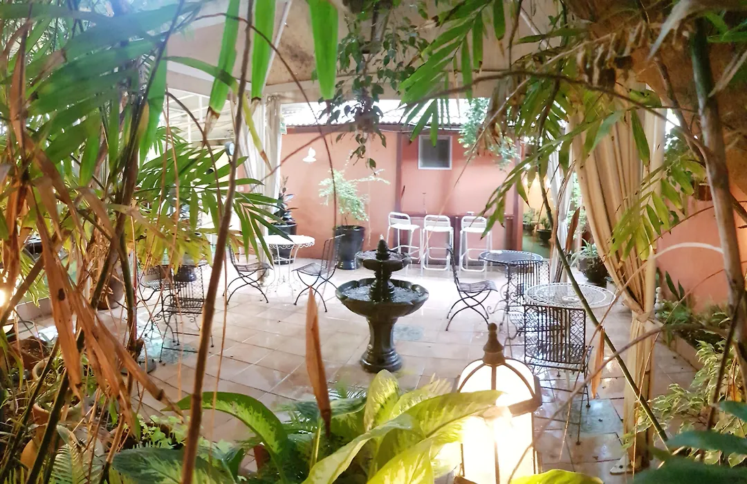 Central Hotel-1