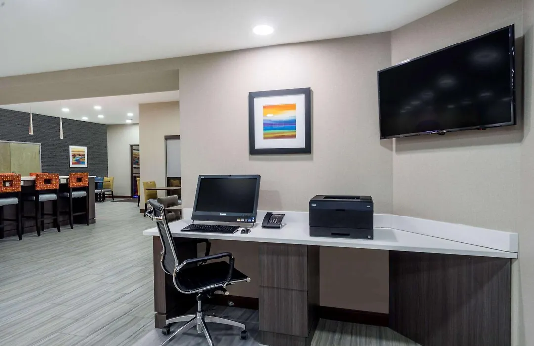 Baymont By Wyndham Clarksville-1